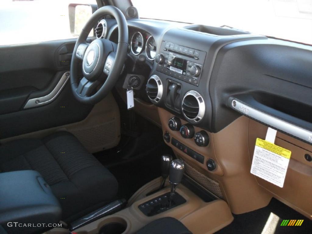 Black Interior 2011 Jeep Wrangler Rubicon 4x4 Photo #38588057