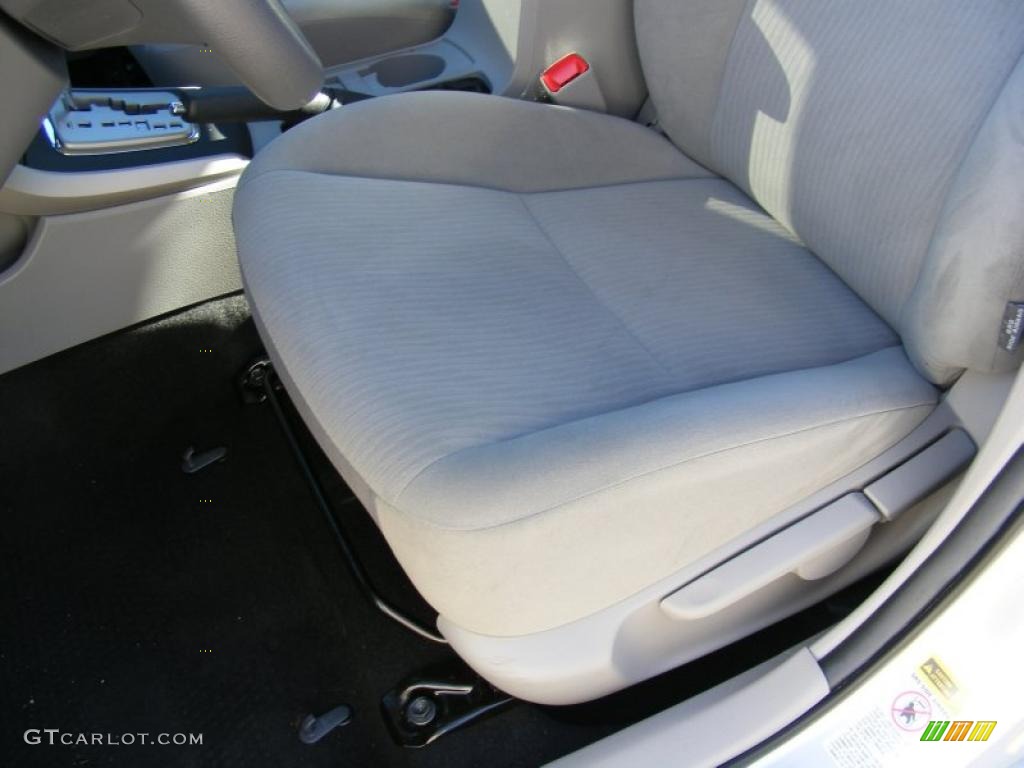 2010 Corolla LE - Classic Silver Metallic / Ash photo #10