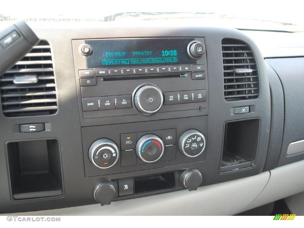 2009 Chevrolet Silverado 1500 LT Crew Cab Controls Photo #38589517