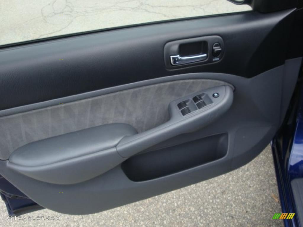 2005 Honda Civic LX Sedan Gray Door Panel Photo #38591109