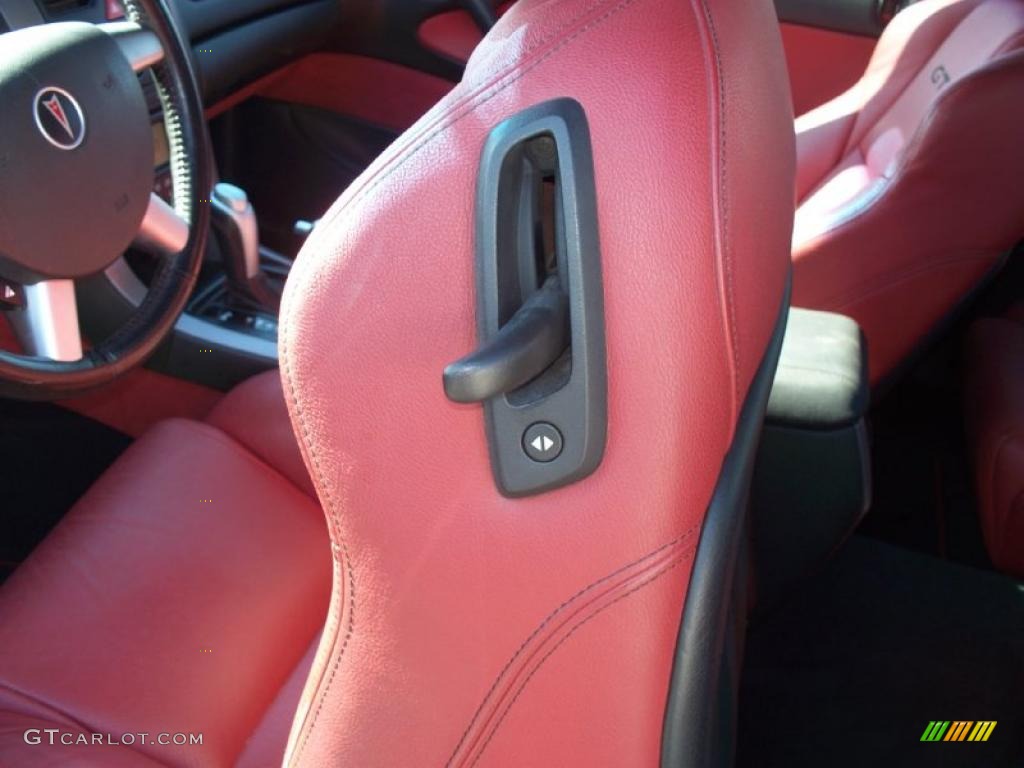 Red Interior 2004 Pontiac GTO Coupe Photo #38592401