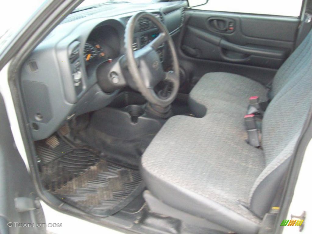 Medium Gray Interior 2000 Chevrolet S10 Regular Cab Photo #38593341