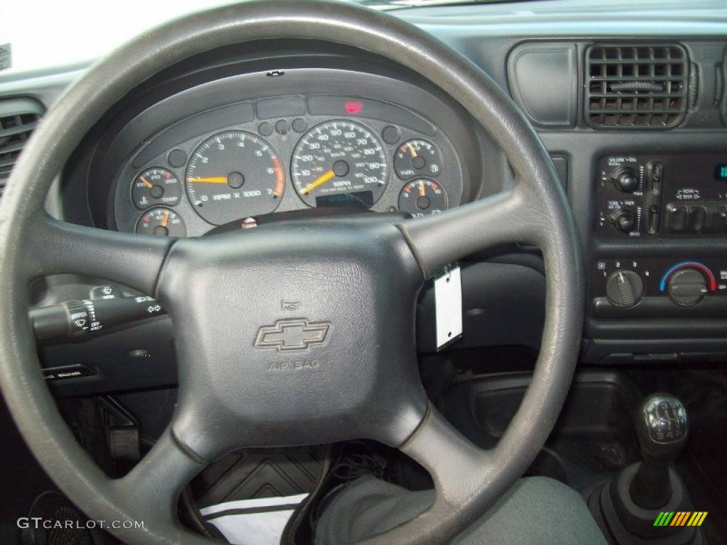 2000 Chevrolet S10 Regular Cab Medium Gray Steering Wheel Photo #38593357