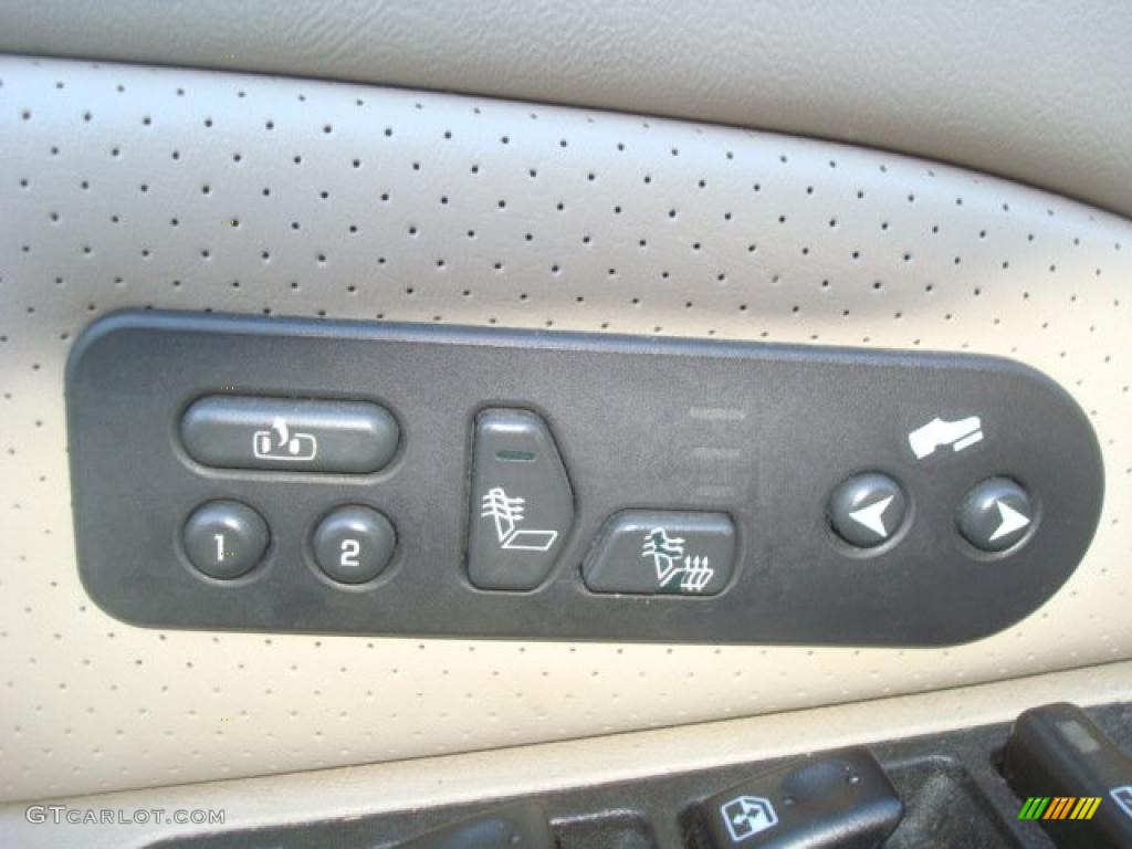 2003 Escalade ESV AWD - Silver Sand / Shale photo #16