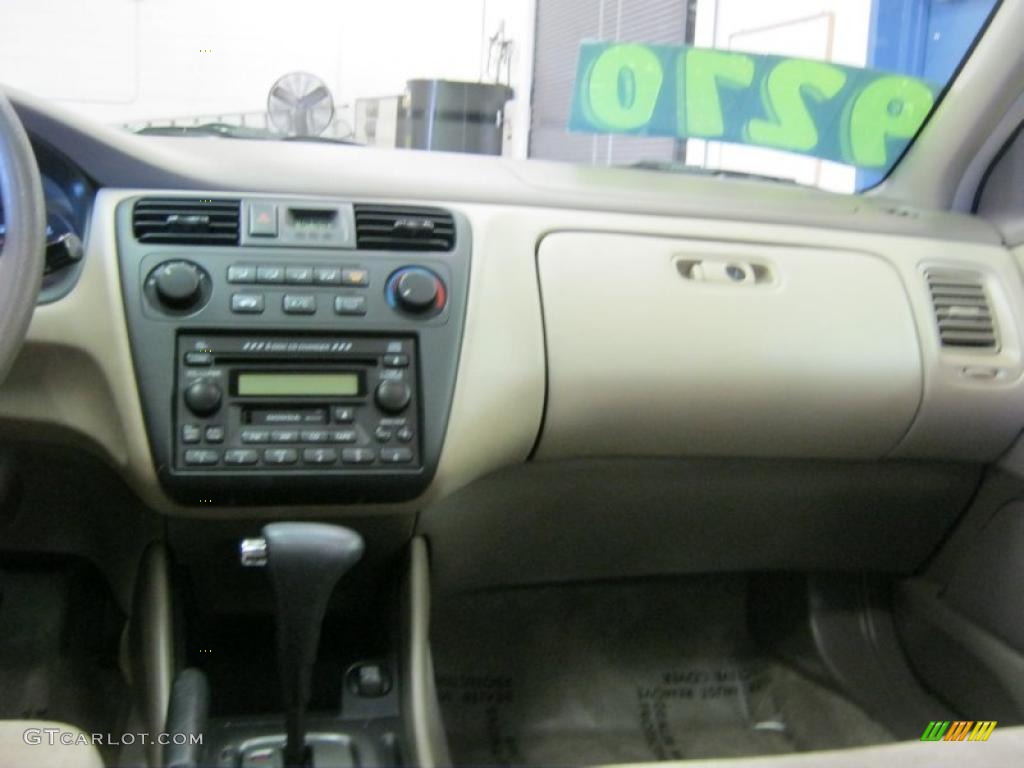 2002 Accord SE Sedan - Noble Green Pearl / Ivory photo #21