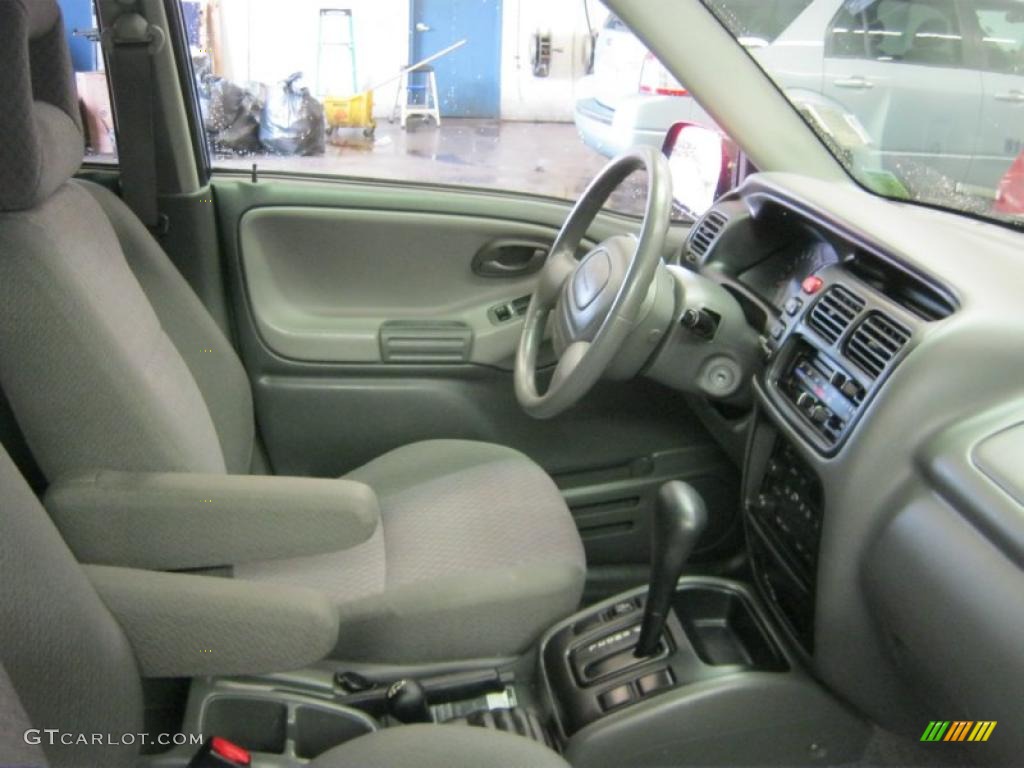 Medium Gray Interior 2004 Chevrolet Tracker 4WD Photo #38594969