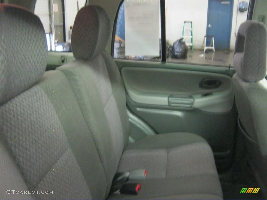 Medium Gray Interior 2004 Chevrolet Tracker 4WD Photo #38594985
