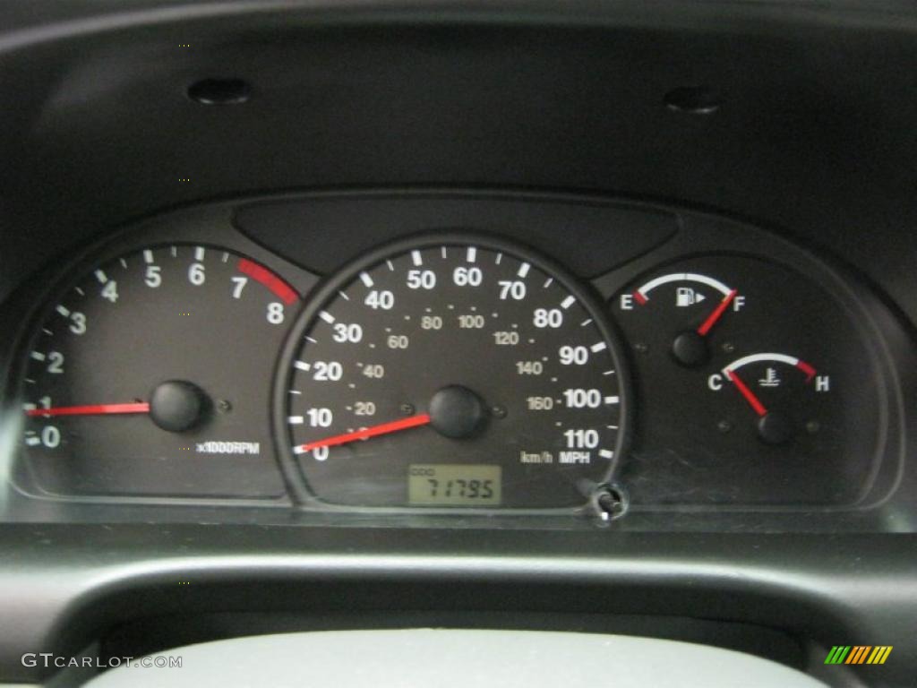 2004 Chevrolet Tracker 4WD Gauges Photo #38595273