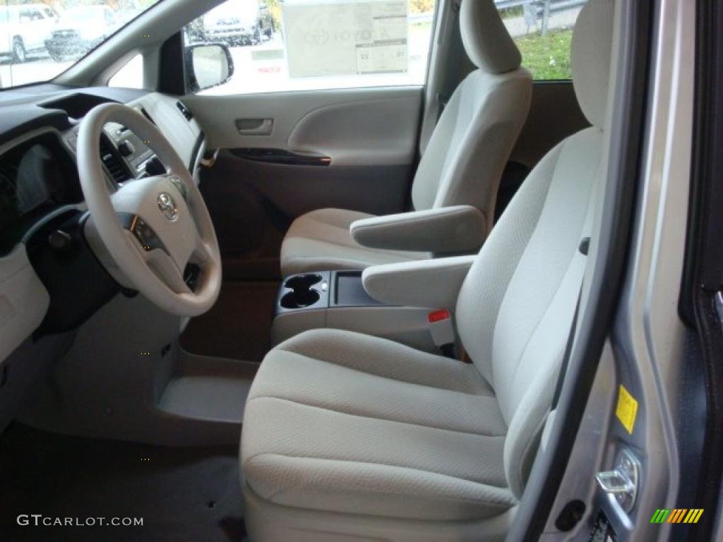 2011 Sienna LE AWD - Silver Sky Metallic / Light Gray photo #8