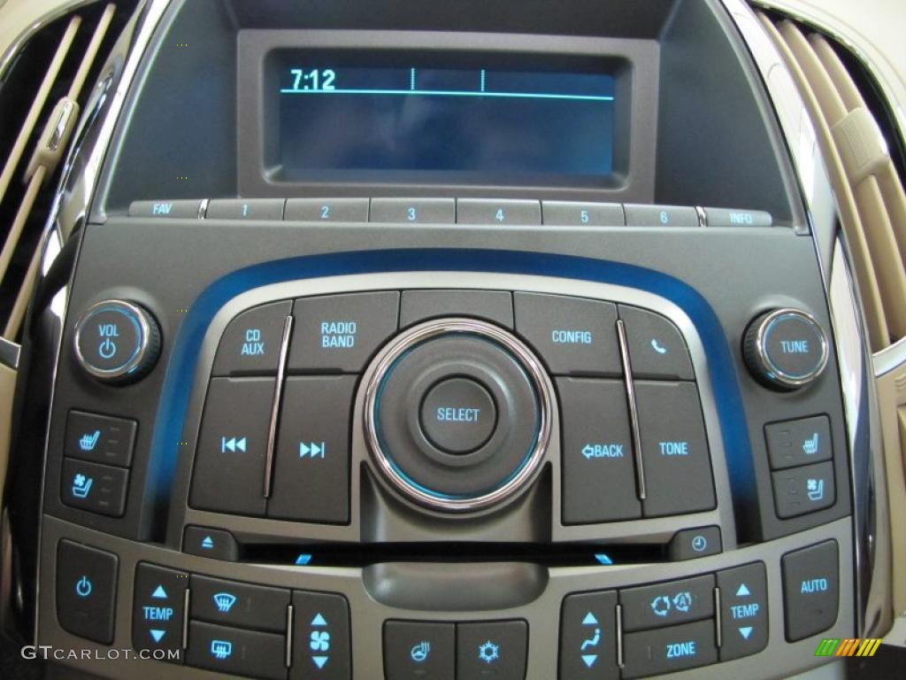 2011 Buick LaCrosse CXL Controls Photo #38600649