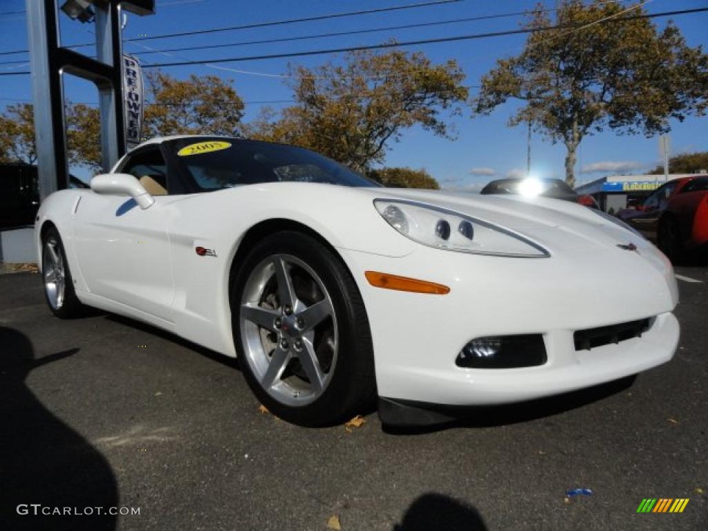 Arctic White 2005 Chevrolet Corvette Coupe Exterior Photo #38602221