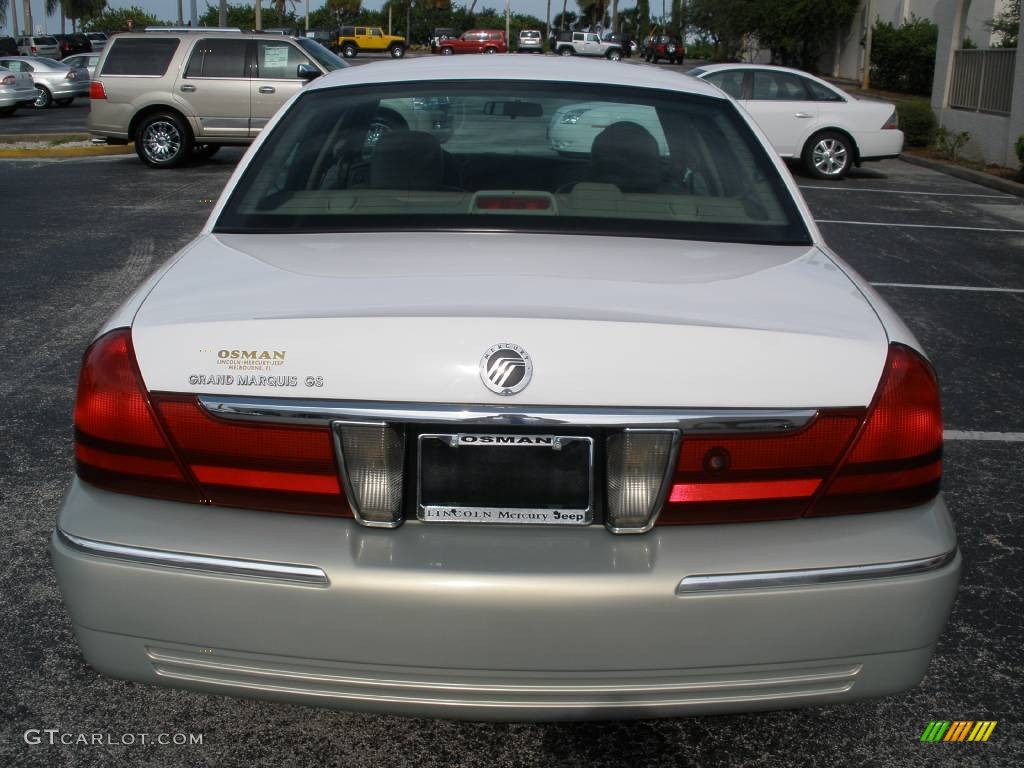 2003 Grand Marquis GS - Vibrant White / Medium Parchment photo #8