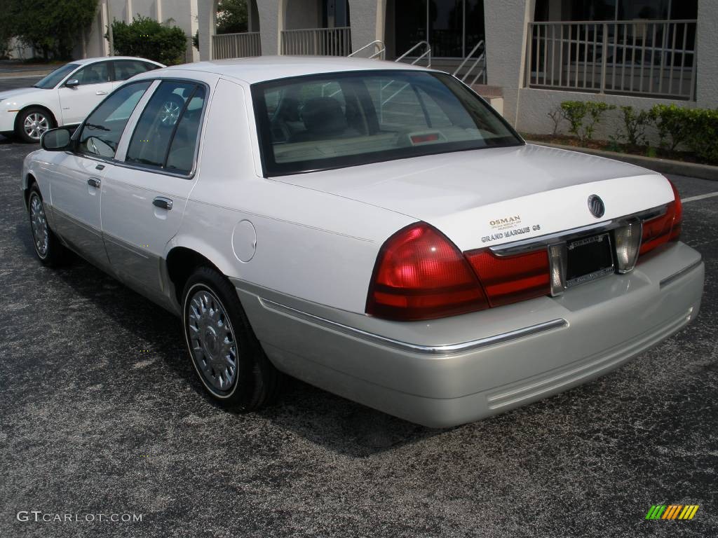 2003 Grand Marquis GS - Vibrant White / Medium Parchment photo #9