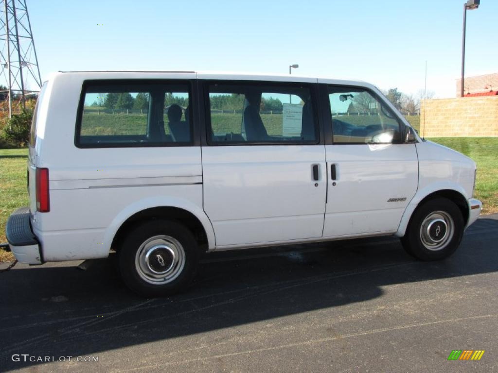 1997 Astro Passenger Van - Ghost White / Navy photo #2