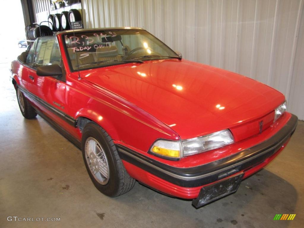 1991 Sunbird LE Coupe - Victory Red / Beige photo #1