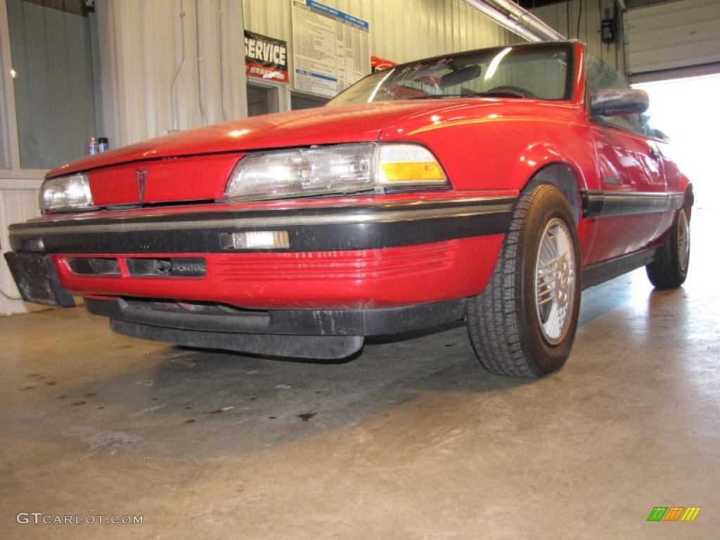 1991 Sunbird LE Coupe - Victory Red / Beige photo #4