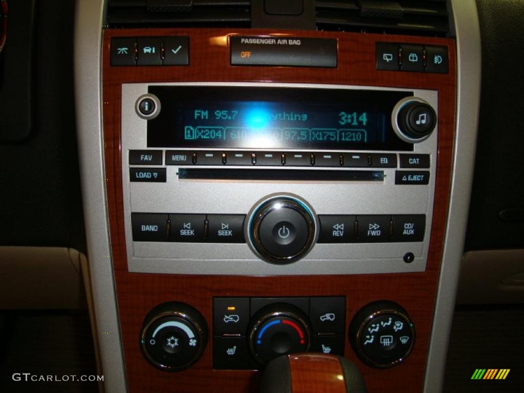 2009 Chevrolet Equinox LT Controls Photo #38607064
