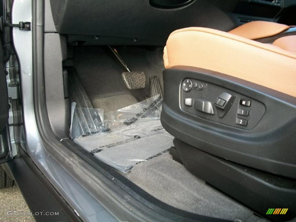 2011 BMW X6 xDrive50i Controls Photo #38609945