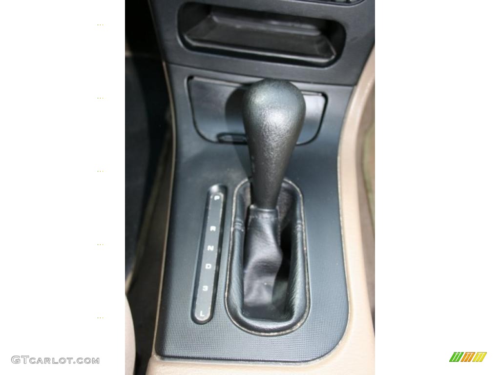 2004 Intrepid SE - Graphite Metallic / Sandstone photo #15