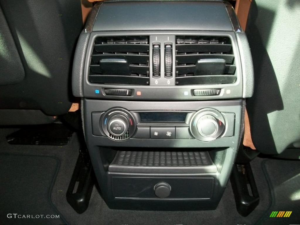 2011 BMW X6 xDrive50i Controls Photo #38610229