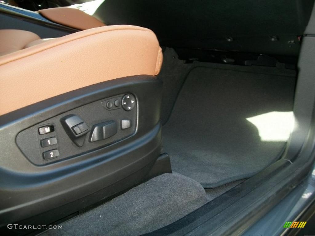 2011 BMW X6 xDrive50i Controls Photo #38610289