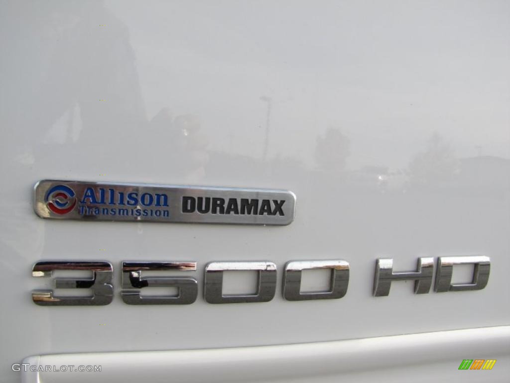 2009 GMC Sierra 3500HD SLT Crew Cab 4x4 Dually Marks and Logos Photos