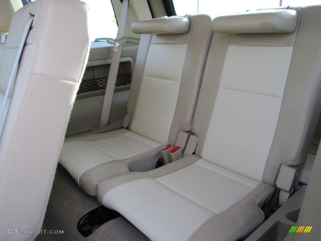Camel Interior 2007 Mercury Mountaineer AWD Photo #38615194