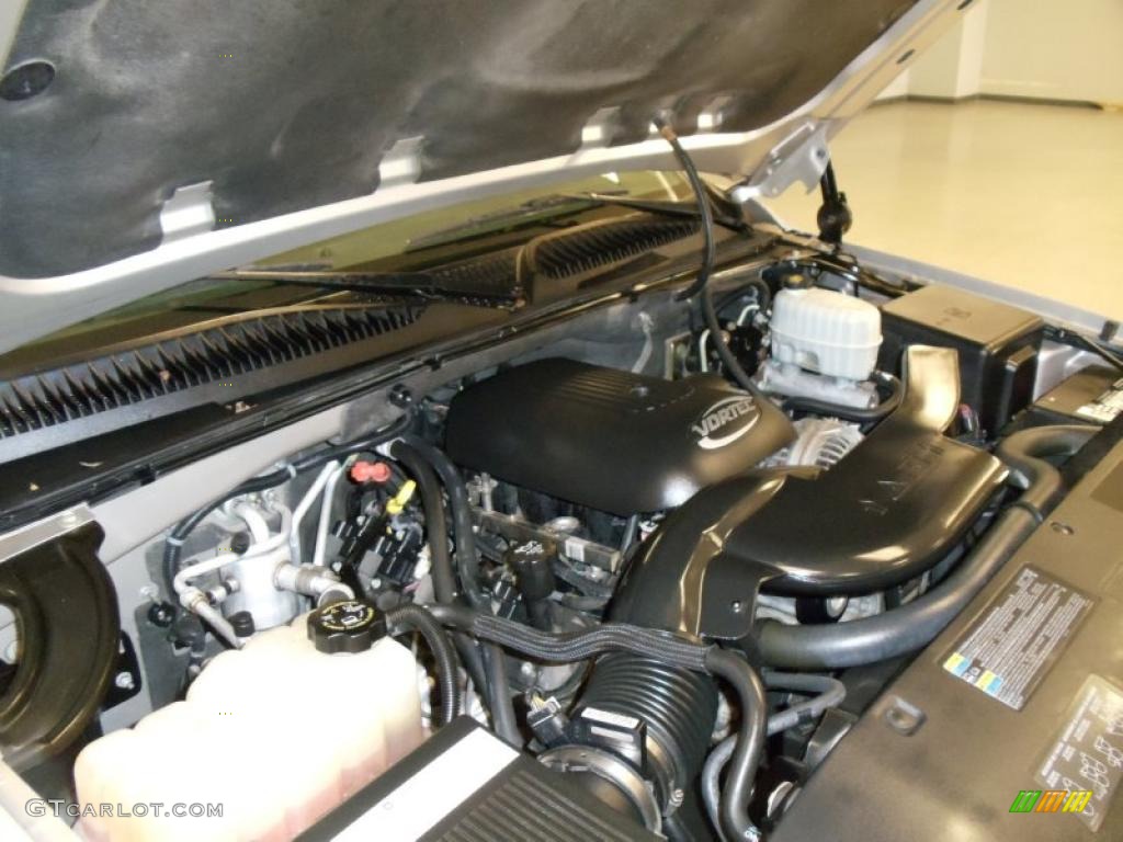 2005 Chevrolet Suburban 1500 LS 5.3 Liter OHV 16-Valve Vortec V8 Engine Photo #38615250