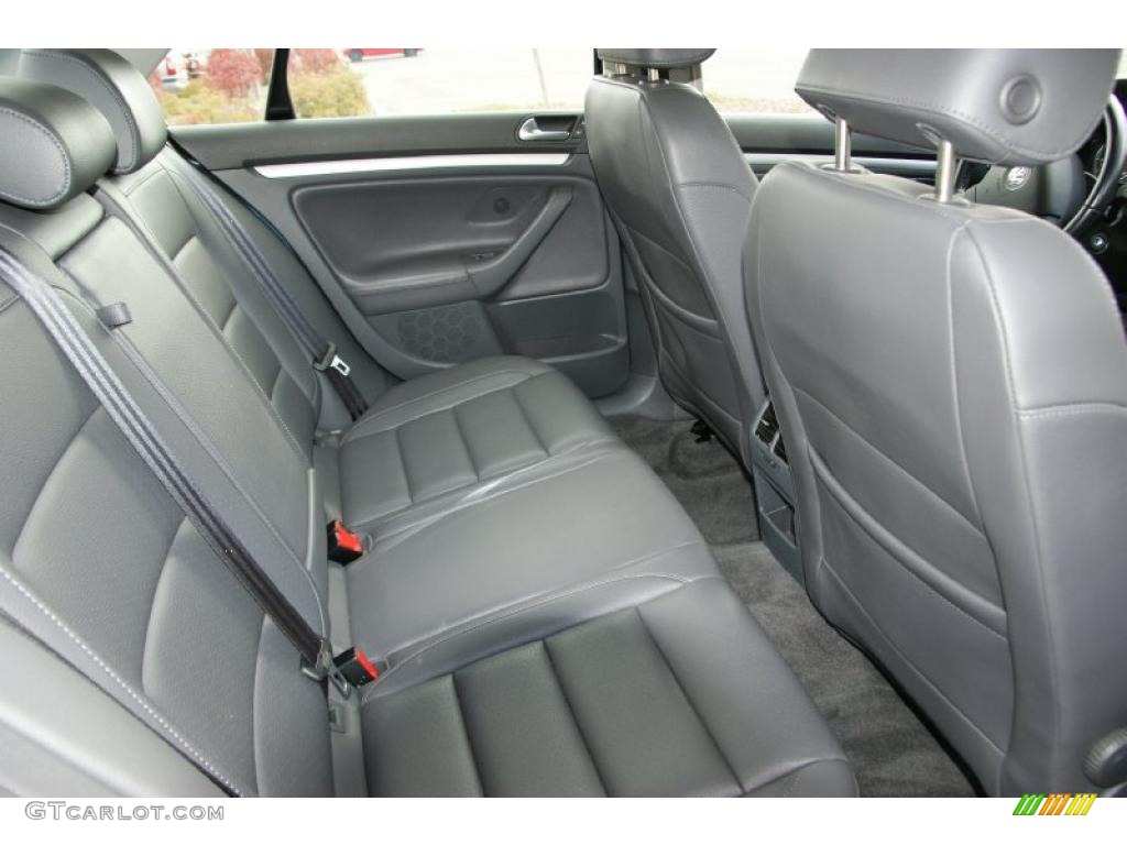 Grey Interior 2006 Volkswagen Jetta 2.0T Sedan Photo #38619702