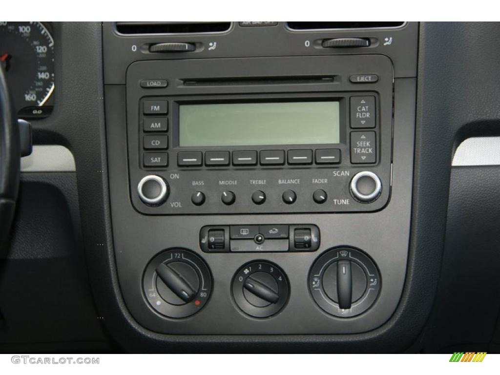 2006 Volkswagen Jetta 2.0T Sedan Controls Photo #38619742