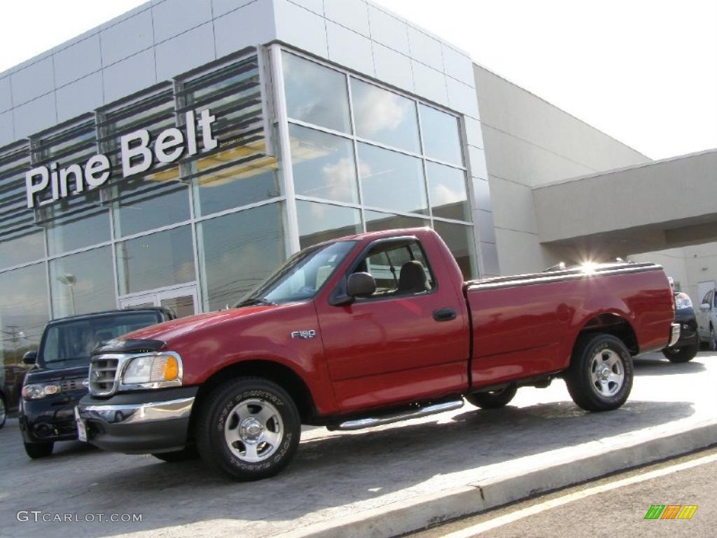 2002 F150 XL Regular Cab - Toreador Red Metallic / Medium Graphite photo #1