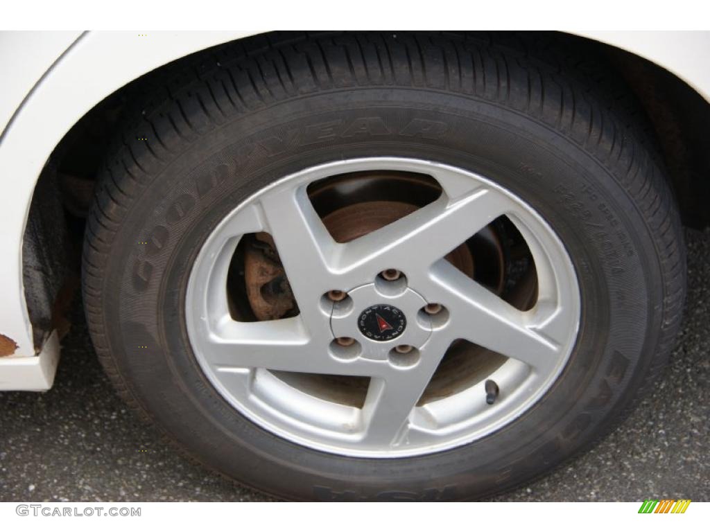 2003 Pontiac Bonneville SE Wheel Photo #38620506