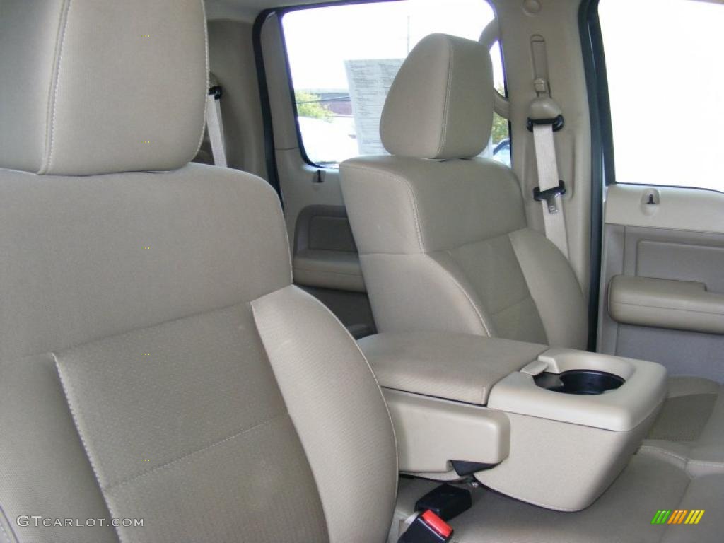 Tan Interior 2007 Ford F150 XLT SuperCrew 4x4 Photo #38625170
