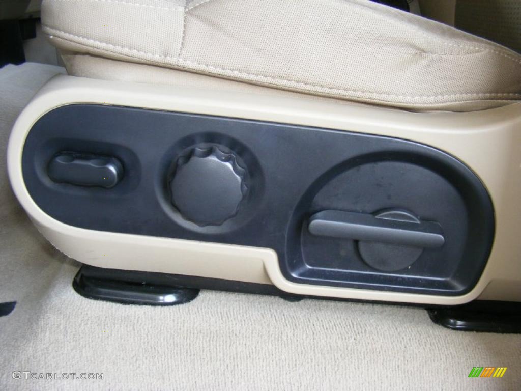 2007 F150 XLT SuperCrew 4x4 - Oxford White / Tan photo #36