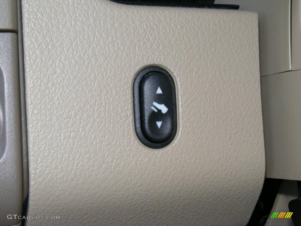 2007 F150 XLT SuperCrew 4x4 - Oxford White / Tan photo #38