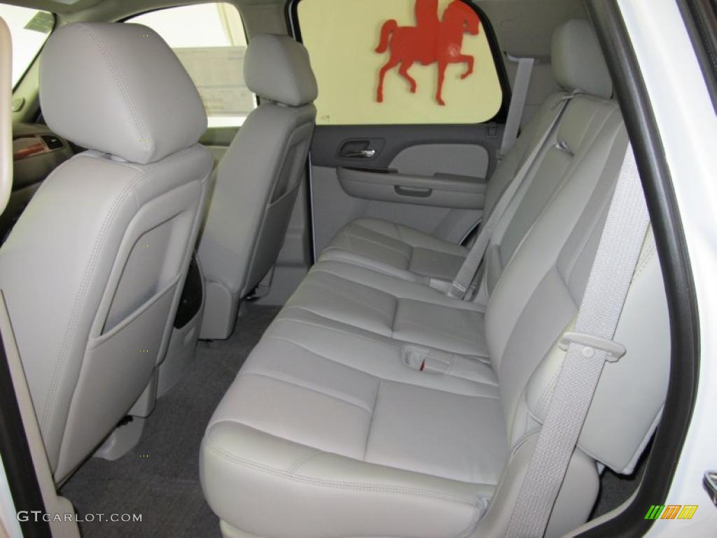 Light Titanium Interior 2011 GMC Yukon SLT Photo #38626306