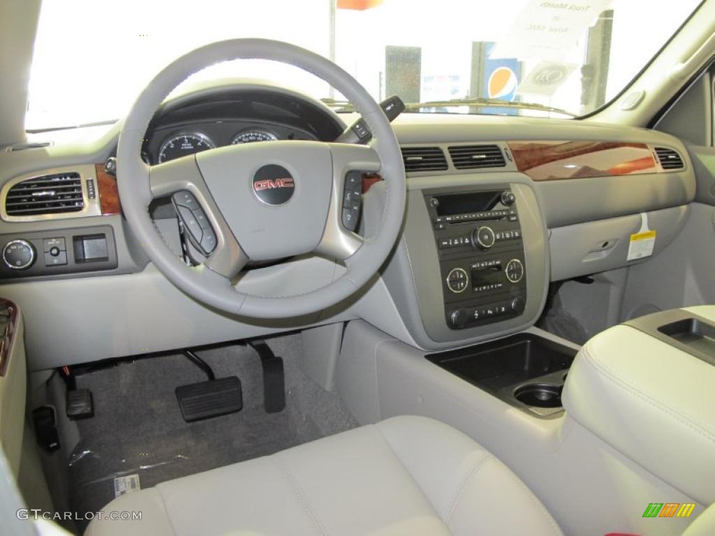 Light Titanium Interior 2011 GMC Yukon SLT Photo #38626322