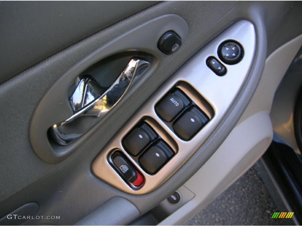 2008 Chevrolet Malibu Classic LT Sedan Controls Photo #38626382