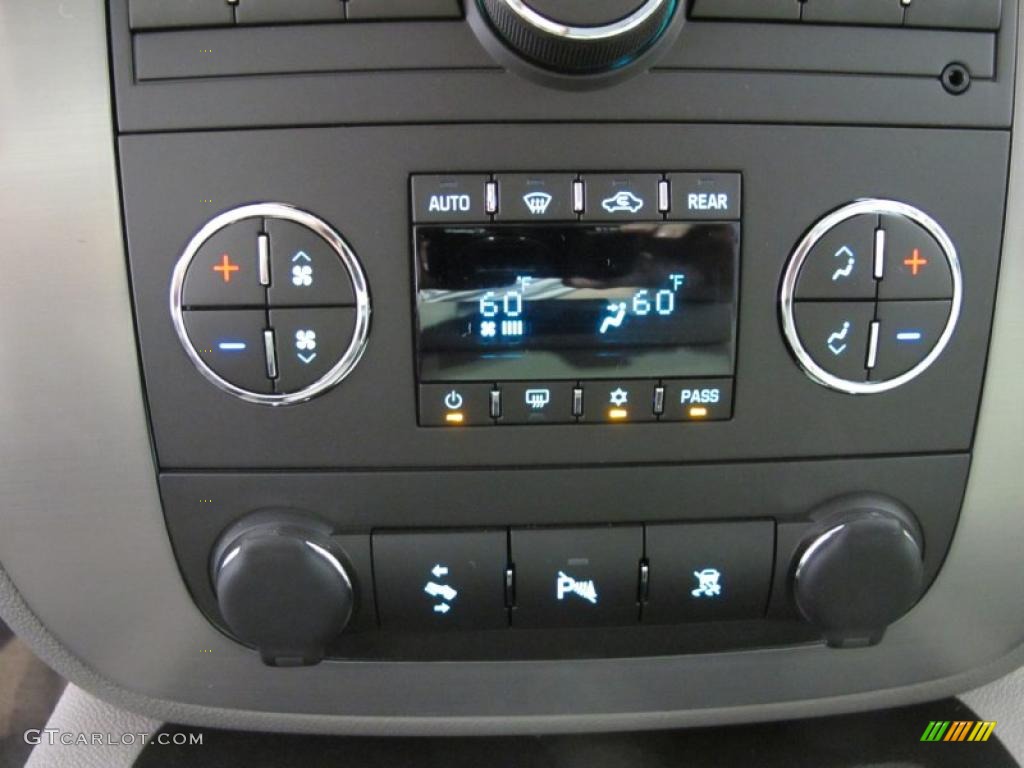 2011 GMC Yukon SLT Controls Photo #38626390