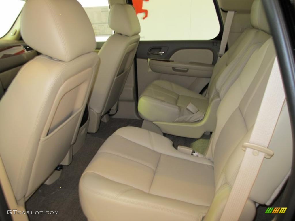 Light Tan Interior 2011 GMC Yukon SLT Photo #38627390
