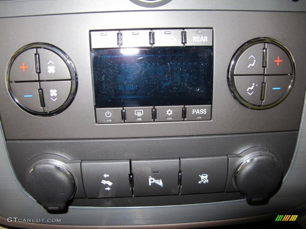 2011 GMC Yukon SLT Controls Photo #38627474