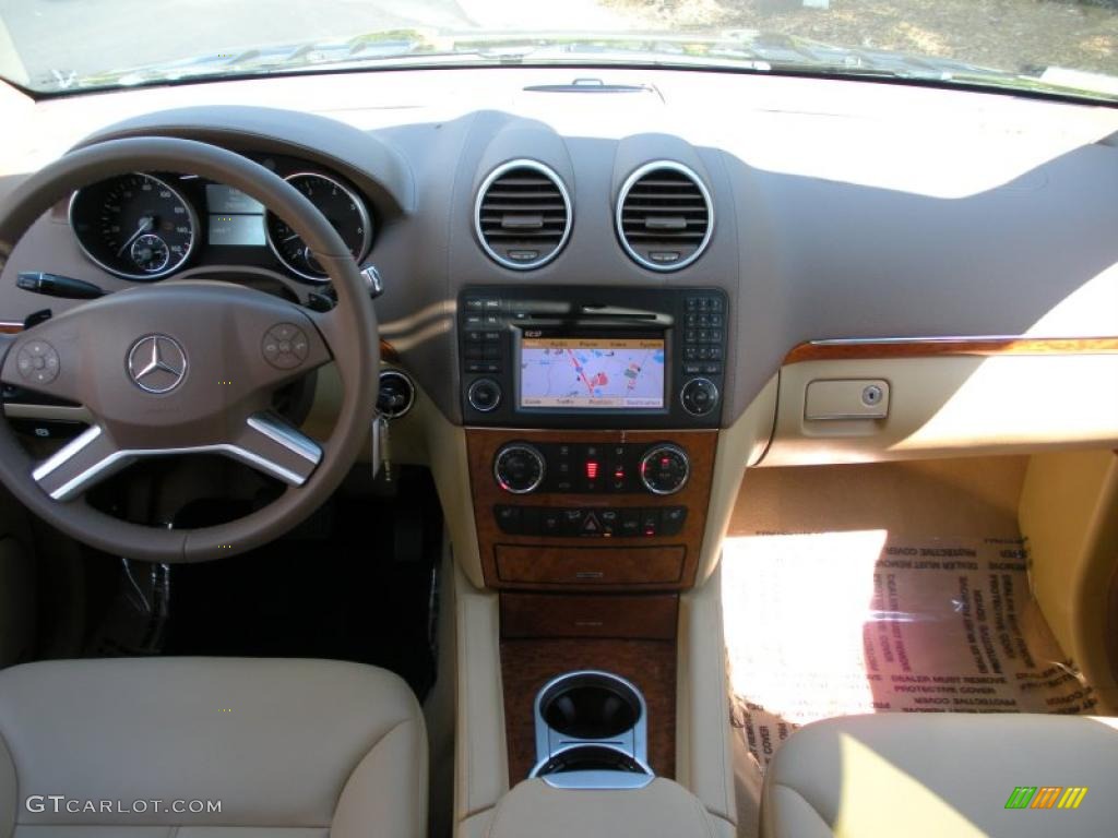 2009 Mercedes-Benz GL 450 4Matic Cashmere Dashboard Photo #38627982