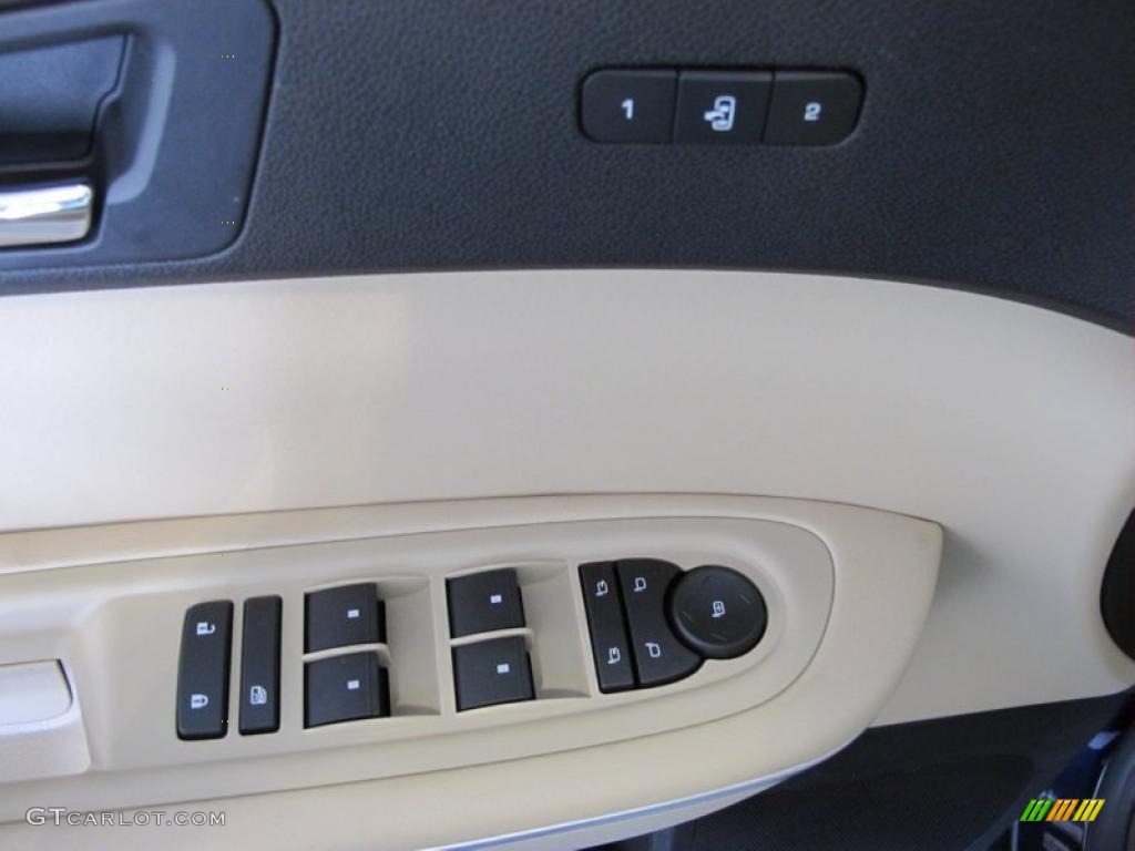 2011 GMC Acadia SLT Controls Photo #38628306