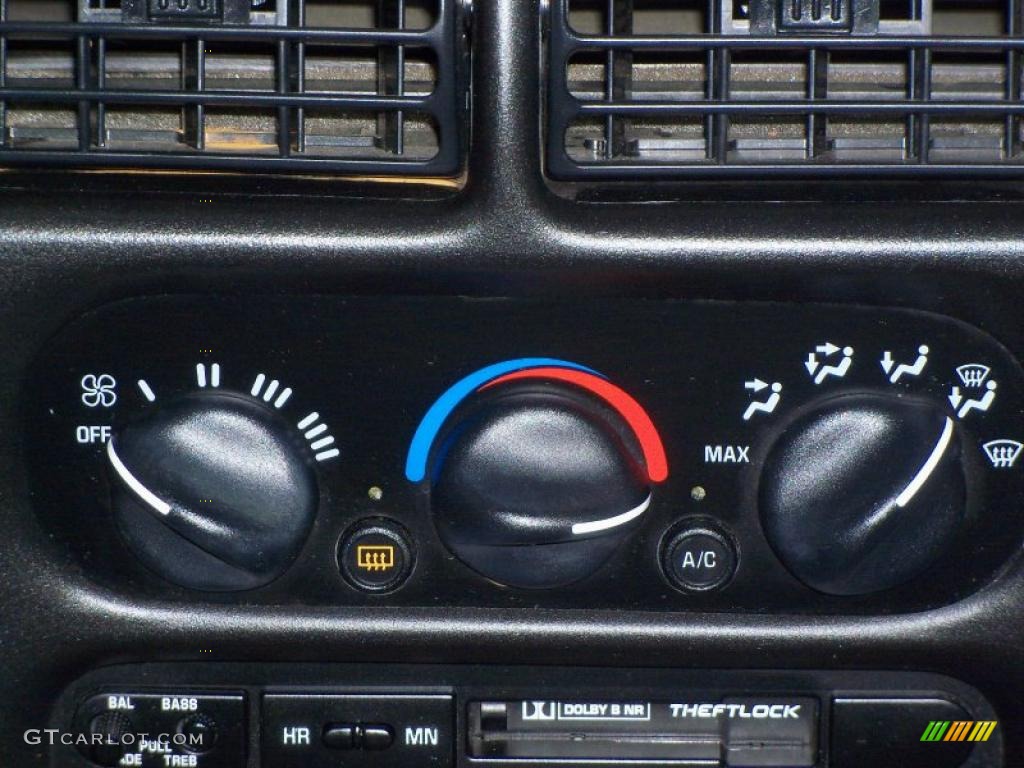 1996 Oldsmobile Cutlass Supreme SL Sedan Controls Photos