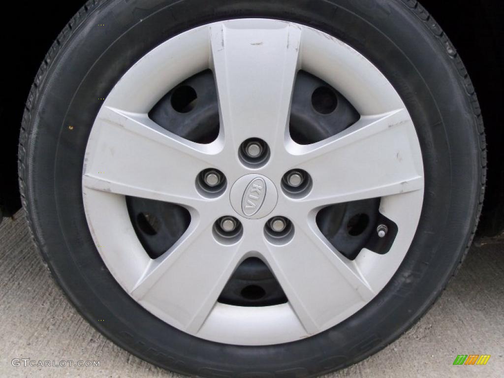2010 Kia Rondo LX Wheel Photo #38629310