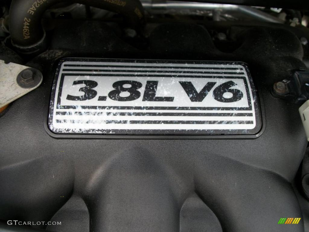 2006 Chrysler Town & Country Touring 3.8L OHV 12V V6 Engine Photo #38630542