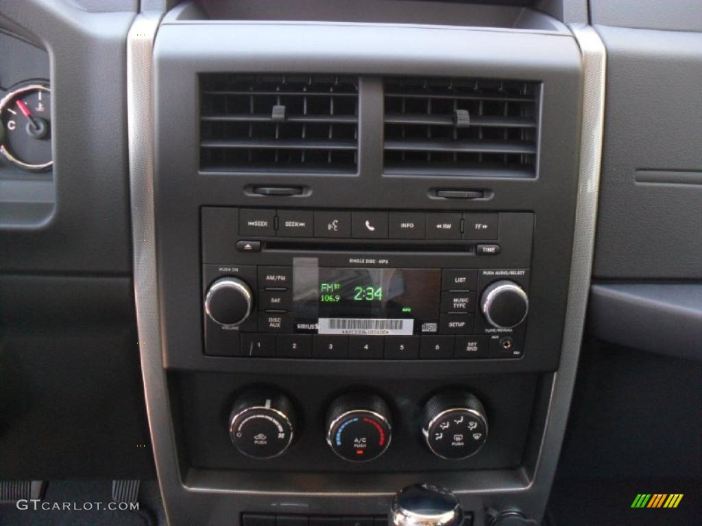 2011 Jeep Liberty Sport 4x4 Controls Photo #38632290