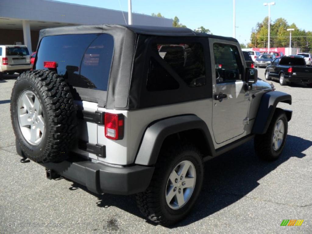 2011 Wrangler Rubicon 4x4 - Bright Silver Metallic / Black photo #4