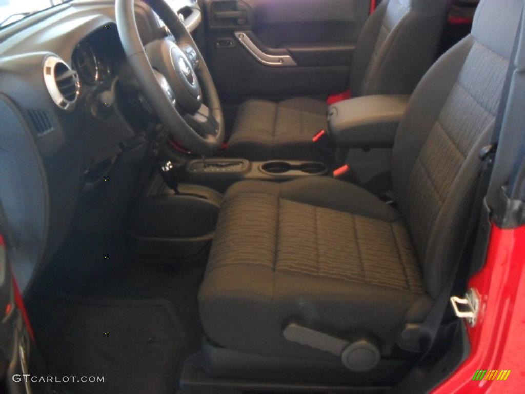 2011 Wrangler Sahara 4x4 - Flame Red / Black photo #8
