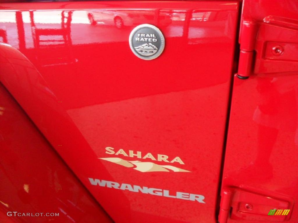 2011 Wrangler Sahara 4x4 - Flame Red / Black photo #26